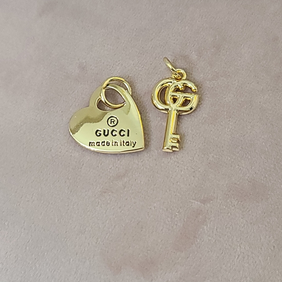 Gucci Gold Heart and Key Charm Set - Picture 1 of 4